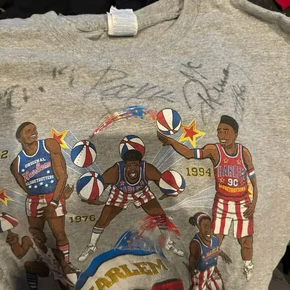 Harlem Globetrotters T Shirt 2016 Basketball World Tour Size S - Picture 7 of 9